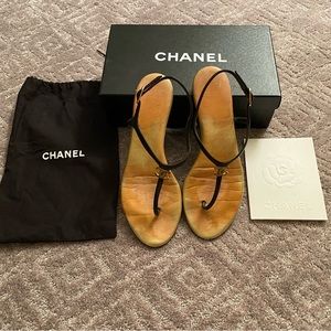 Chanel Black Leather Sandals with Gold Interlocking C’s sz 40 (10 US)